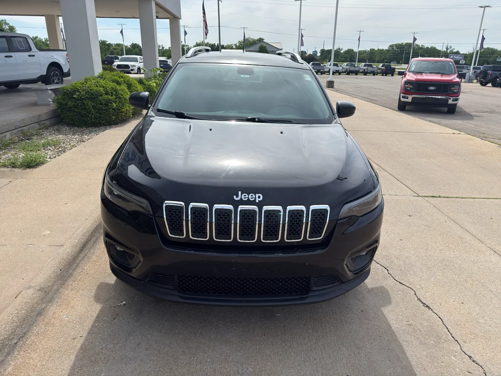 Used 2019 Jeep Cherokee Latitude Plus with VIN 1C4PJLLN9KD119441 for sale in Manhattan, KS