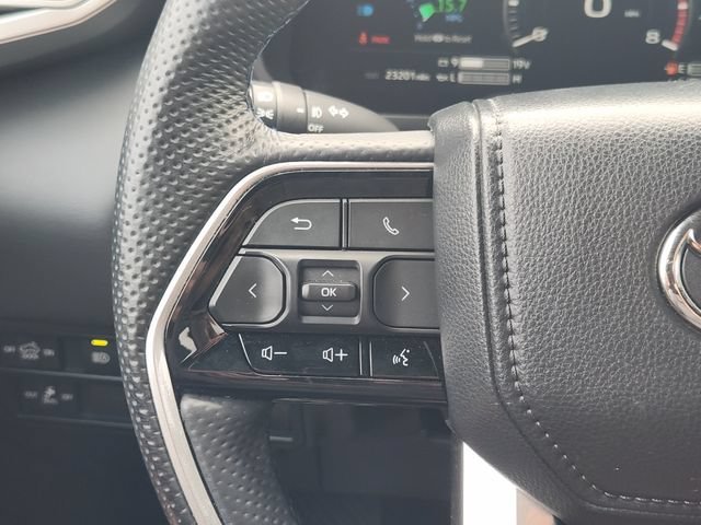 Used 2025 White Toyota Platinum Hybrid image 29