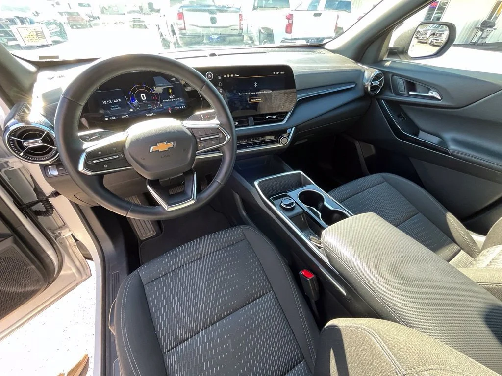 Used 2026 Summit White Chevrolet LT image 10