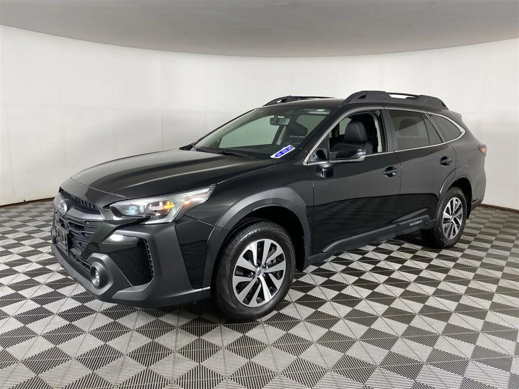 Used 2025 Crystal Black Silica Subaru Premium image 6