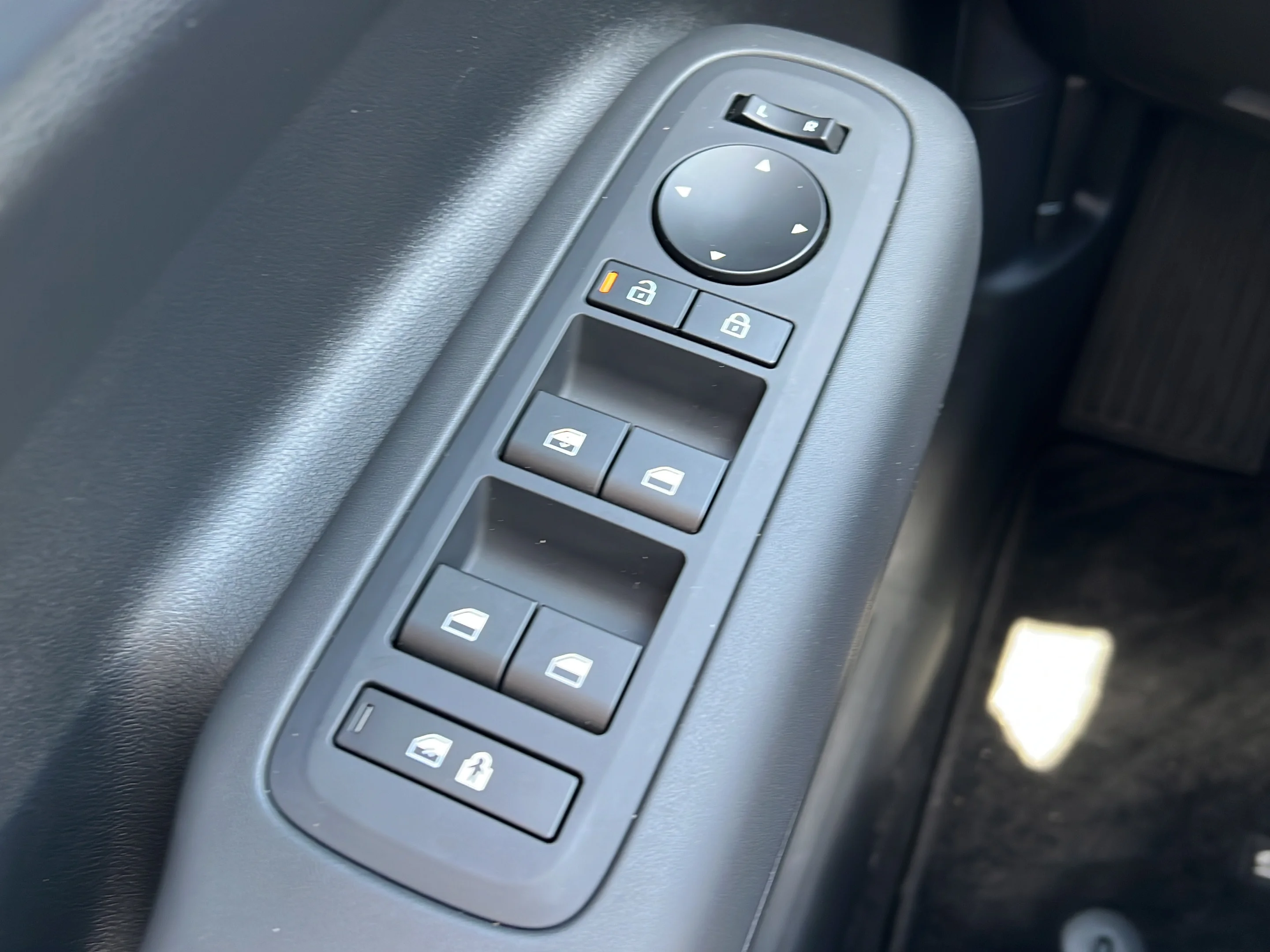 Used 2024 Hampton Gray Hyundai SE image 21