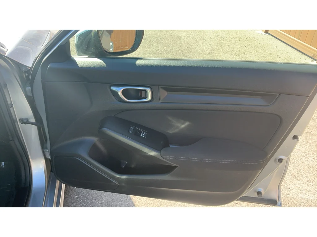 Used 2025 RALLYE RED Honda LX image 11