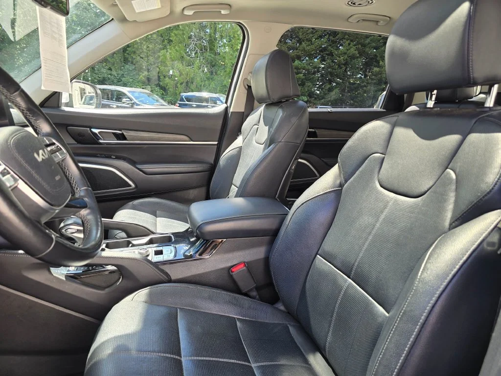 Used 2022 Glacial White Pearl Kia EX image 11