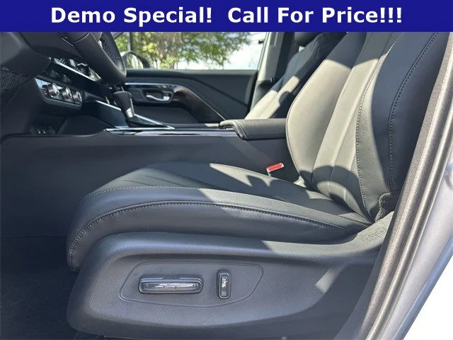 Certified Used 2025 Solar Silver Metallic Acura FWD image 35
