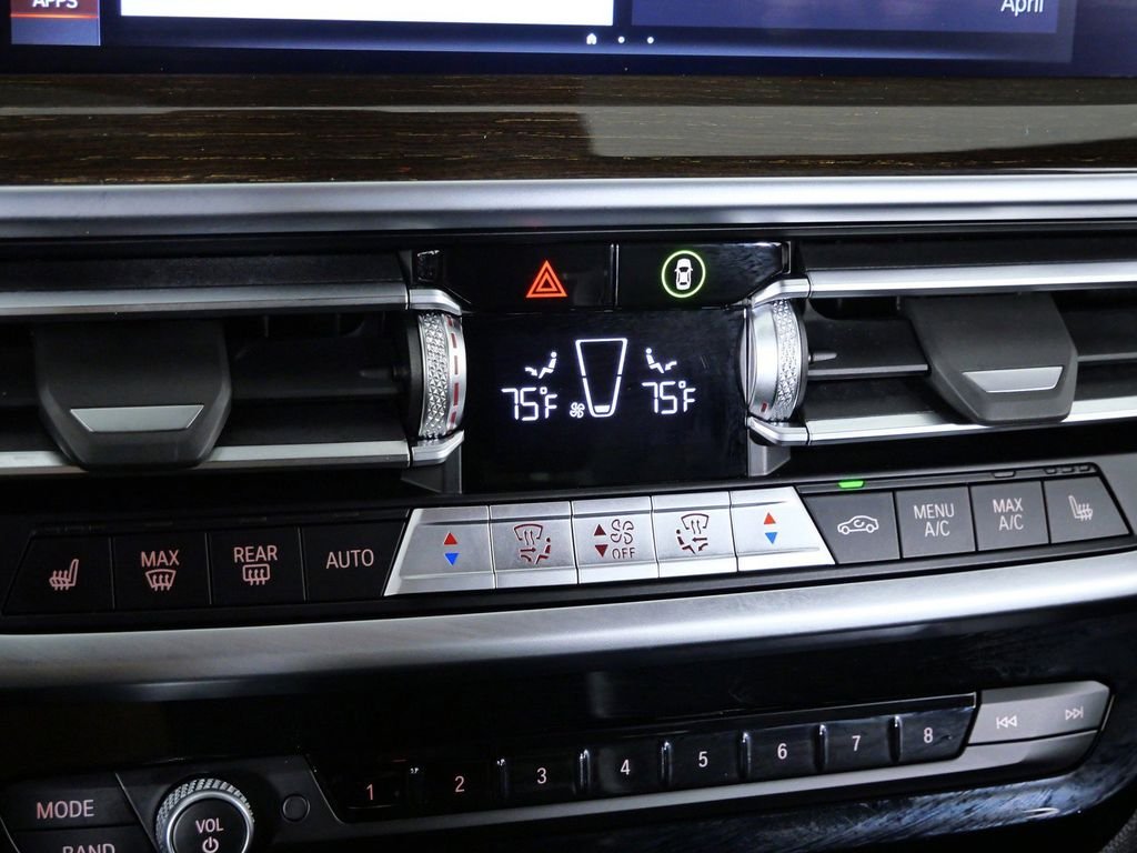 Used 2022 Black BMW xDrive30i image 45