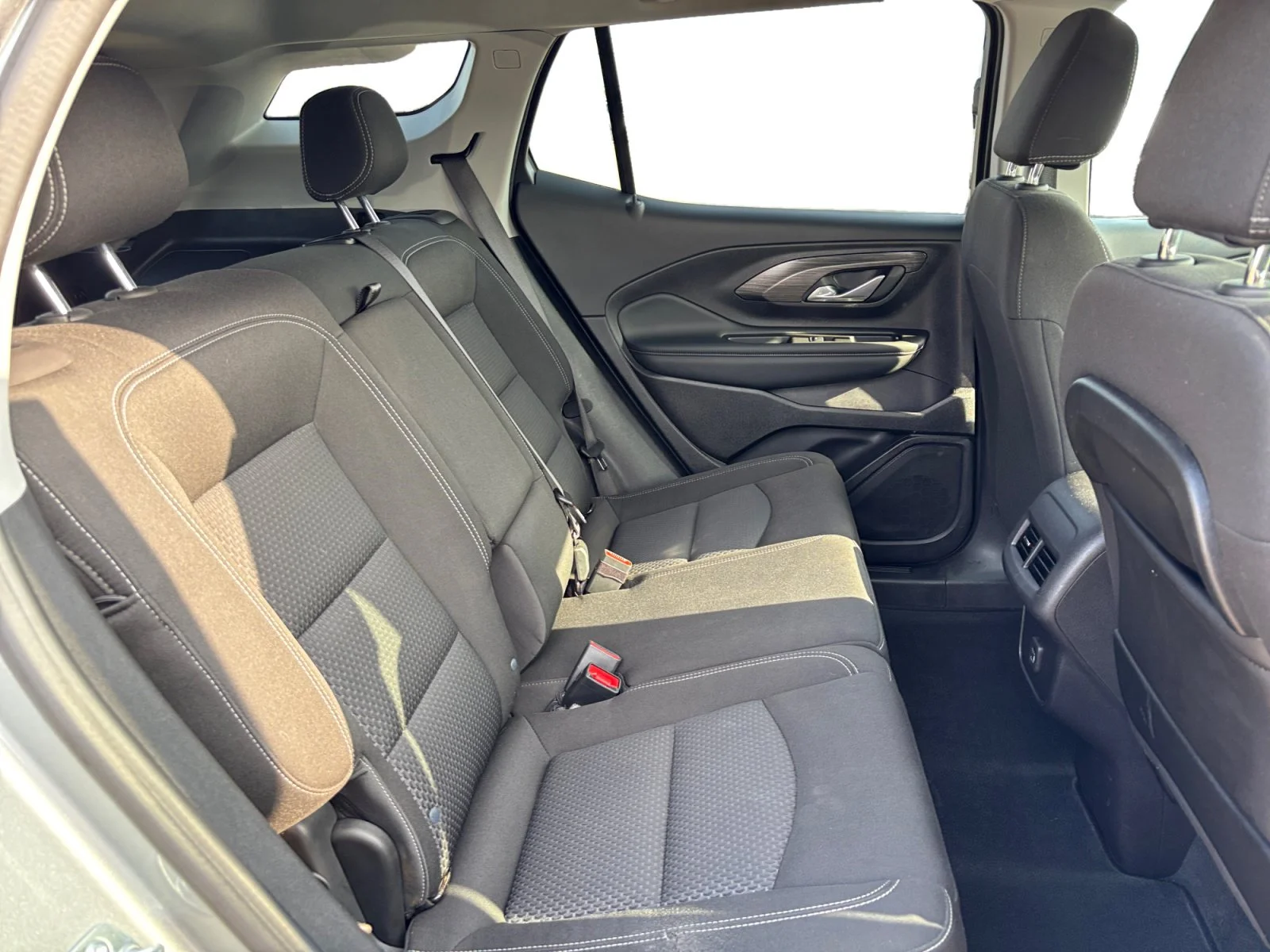 Used 2024 Summit White GMC SLE image 18