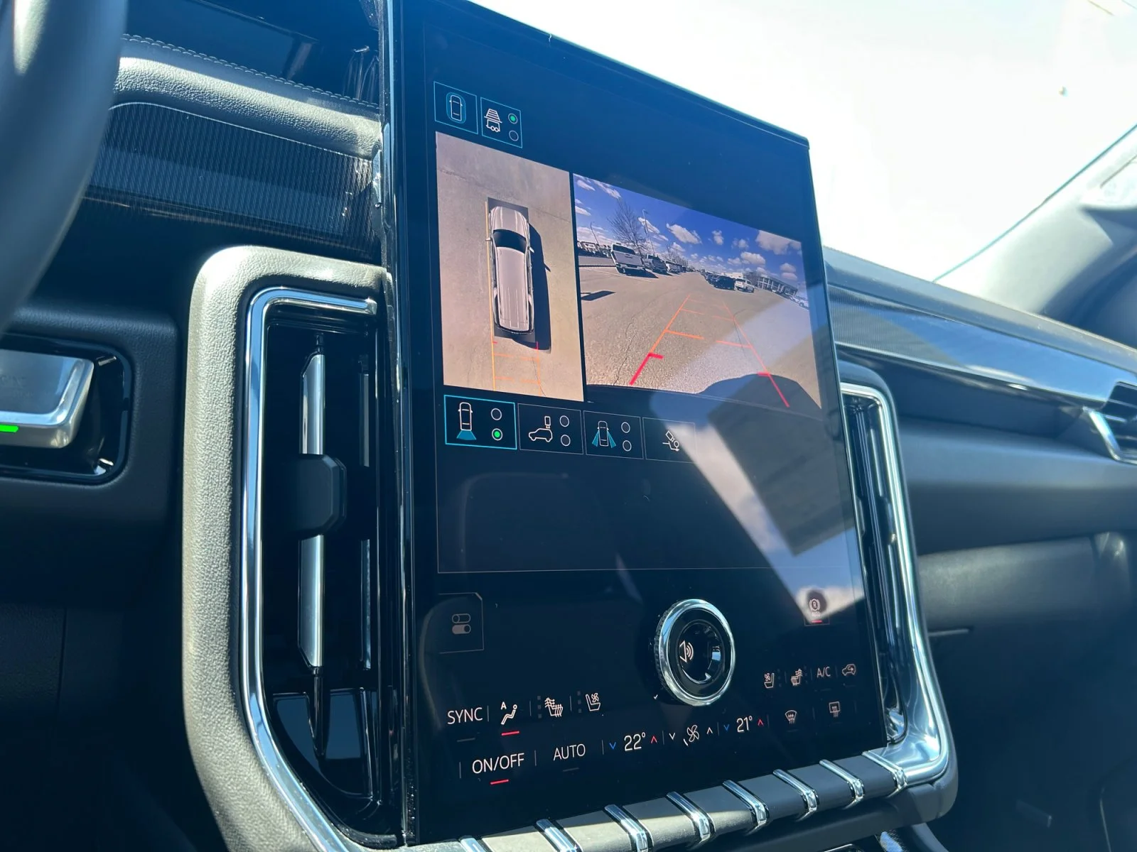 New 2026 Sterling Metallic GMC Elevation image 28