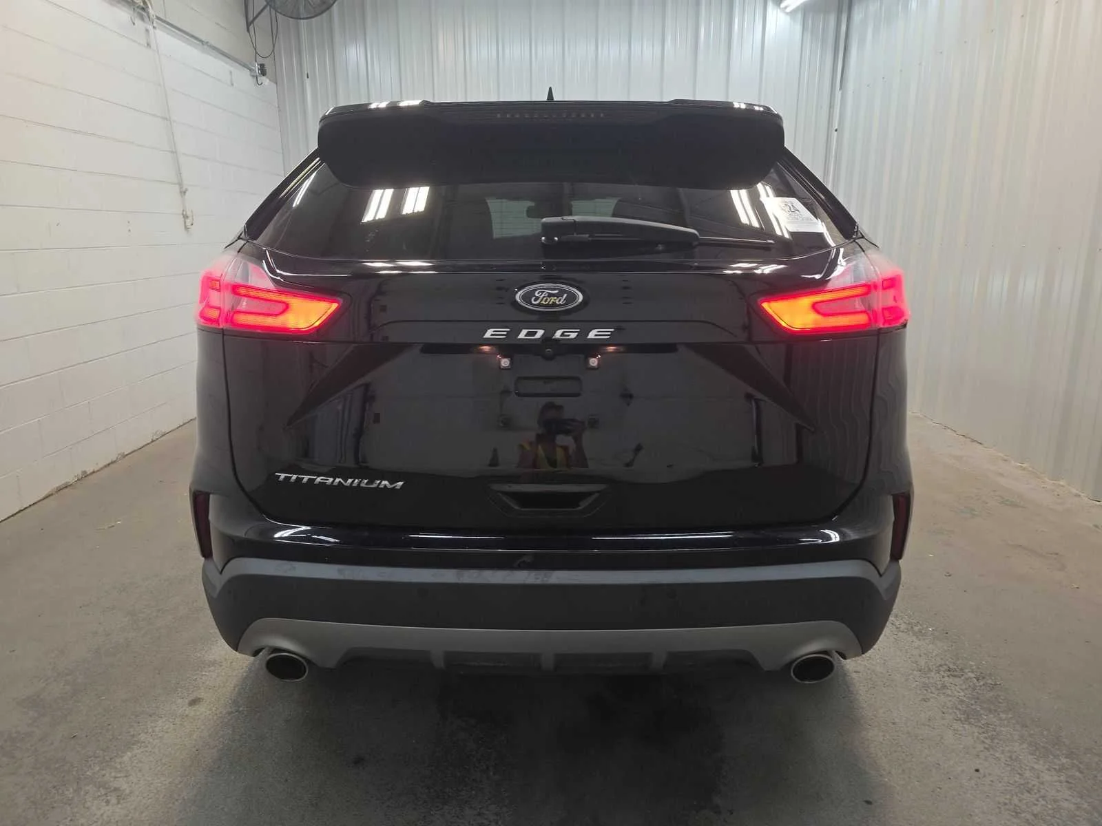 Used 2021 Agate Black Metallic Ford Titanium image 5