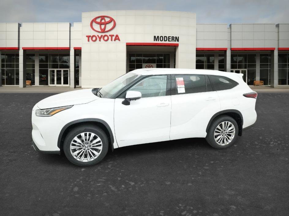 New 2026 Wind Chill Pearl Toyota Hybrid Platinum image 4