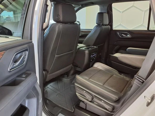 Used 2024 Pearl Chevrolet High Country image 20