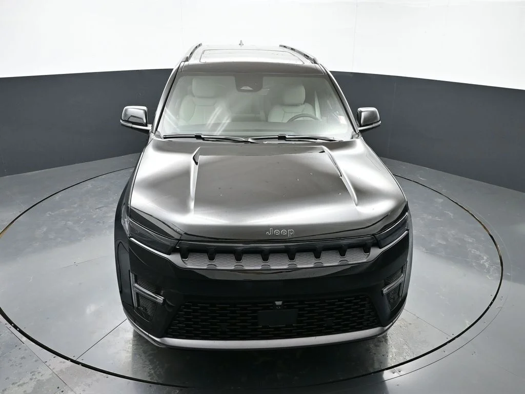 New 2026 High Gloss Black Exterior Paint Jeep Limited Altitude image 44
