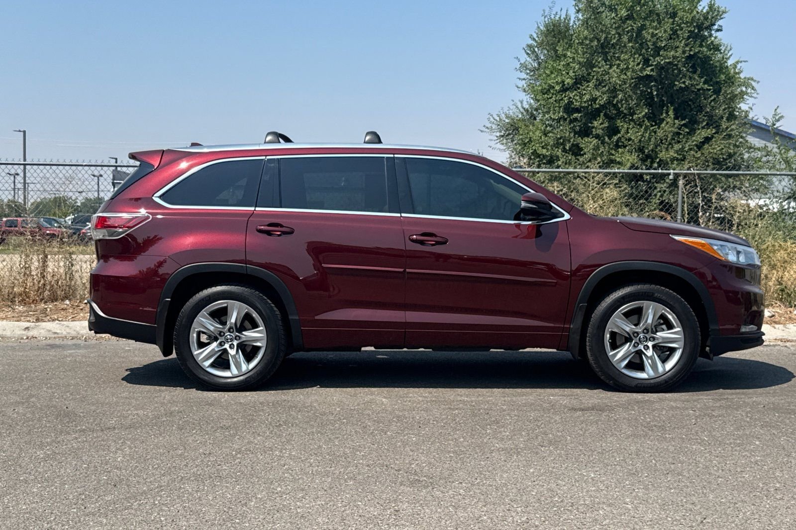 Used 2016 Red Toyota Limited image 3