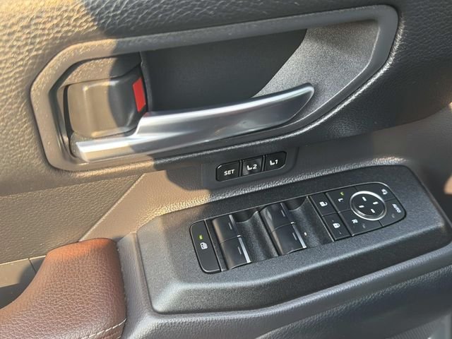 Used 2025  Toyota Base image 19