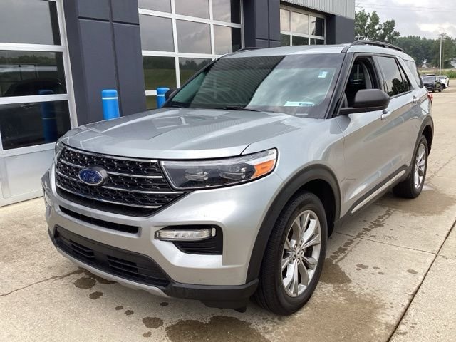 Certified Used 2023 Silver Ford XLT image 2