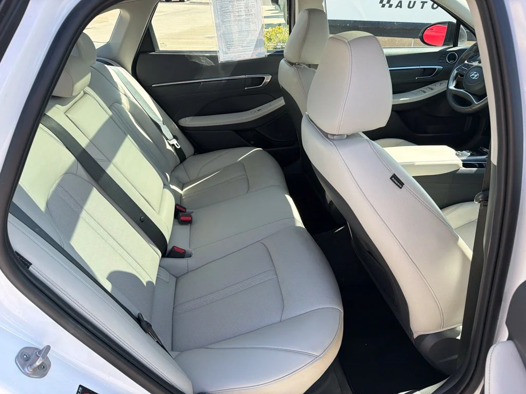 Used 2023 White Hyundai Limited image 22