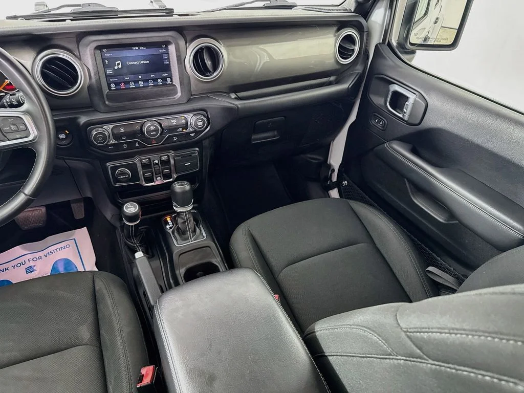 Used 2019 Bright White Clearcoat Jeep Unlimited Sahara image 28