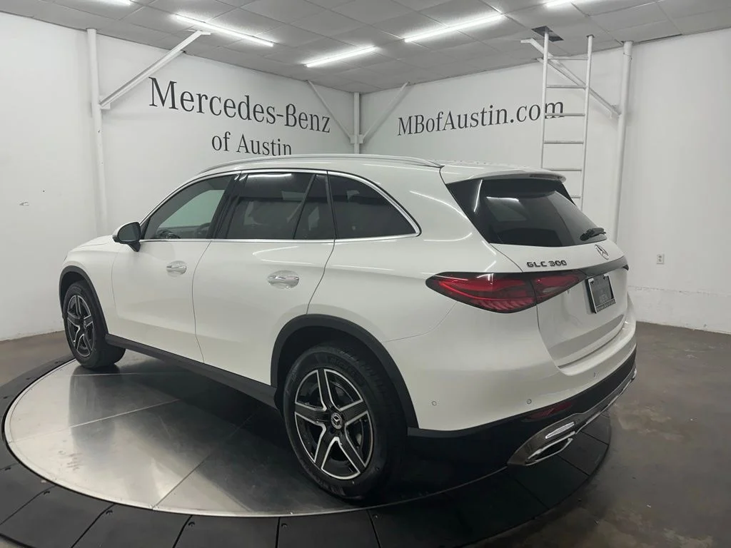 New 2027 White Mercedes-Benz GLC 300 image 5