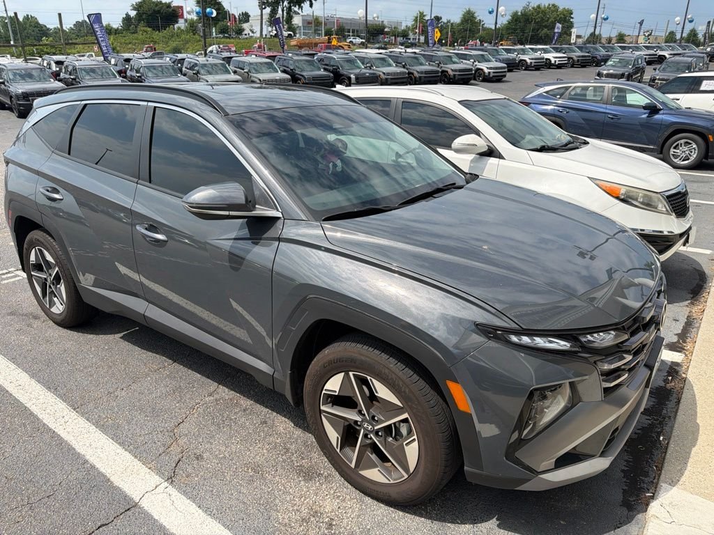 Used 2025 Gray Hyundai SEL Convenience image 6