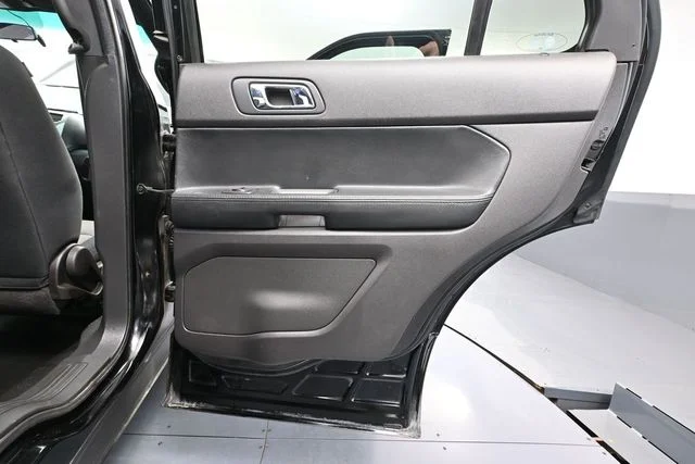 Used 2014 Black Ford Base image 33
