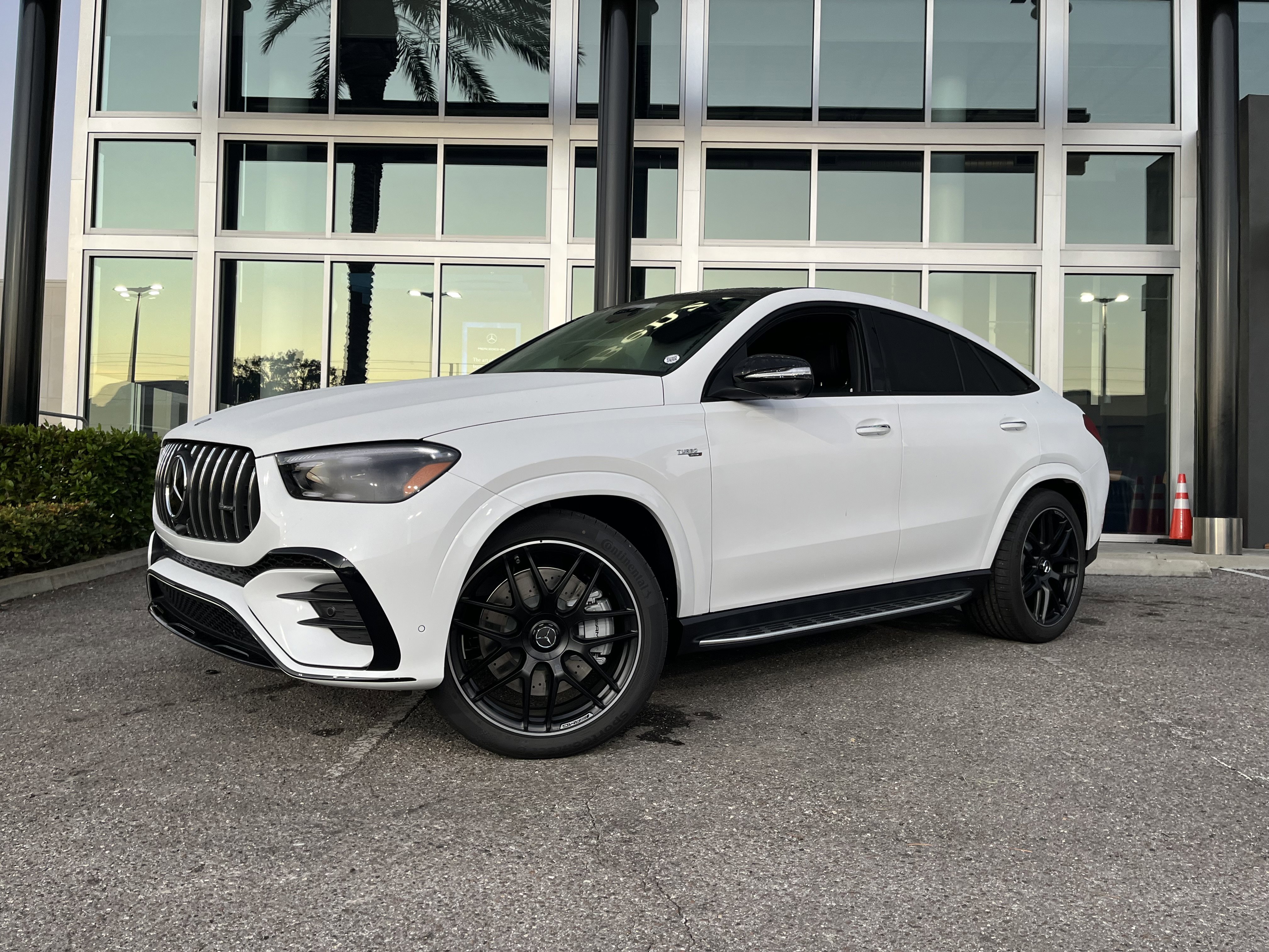 New 2026 MANUFAKTUR Moonlight White Metallic Mercedes-Benz AMG® GLE 53 image 2