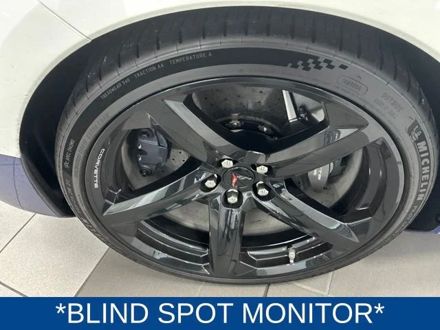 Used 2023 White Chevrolet Z06 image 9