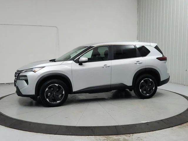 Used 2024 Silver Nissan SV image 4