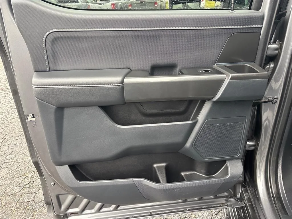 Used 2023 Gray Ford XLT image 18