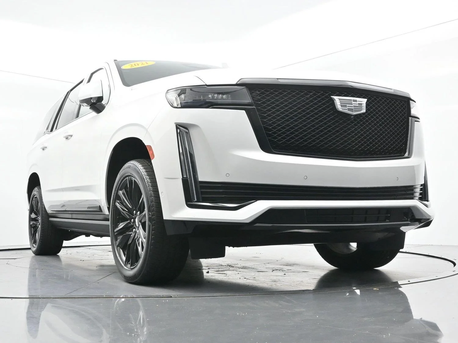 Used 2021 CRYSTAL WHITE TRICOAT Cadillac Sport Platinum image 55