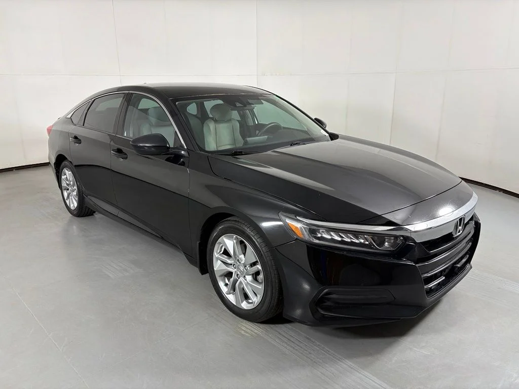 Used 2018  Honda LX image 2