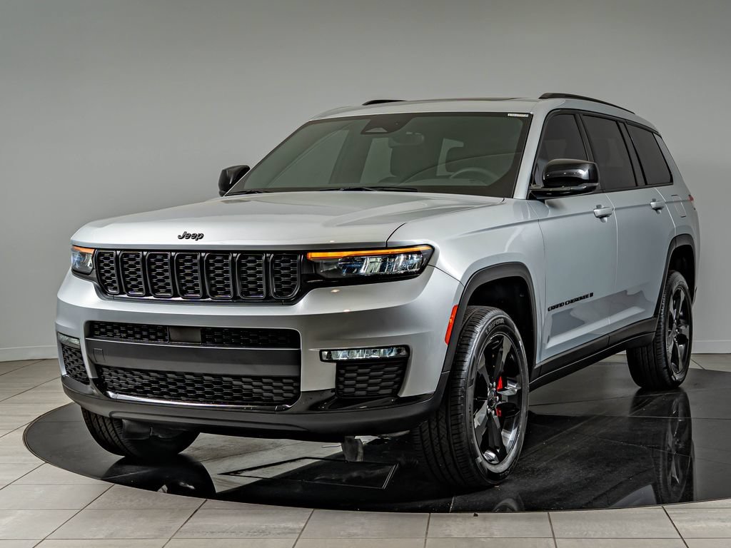 Used 2025 Silver Zynith Jeep Limited image 1