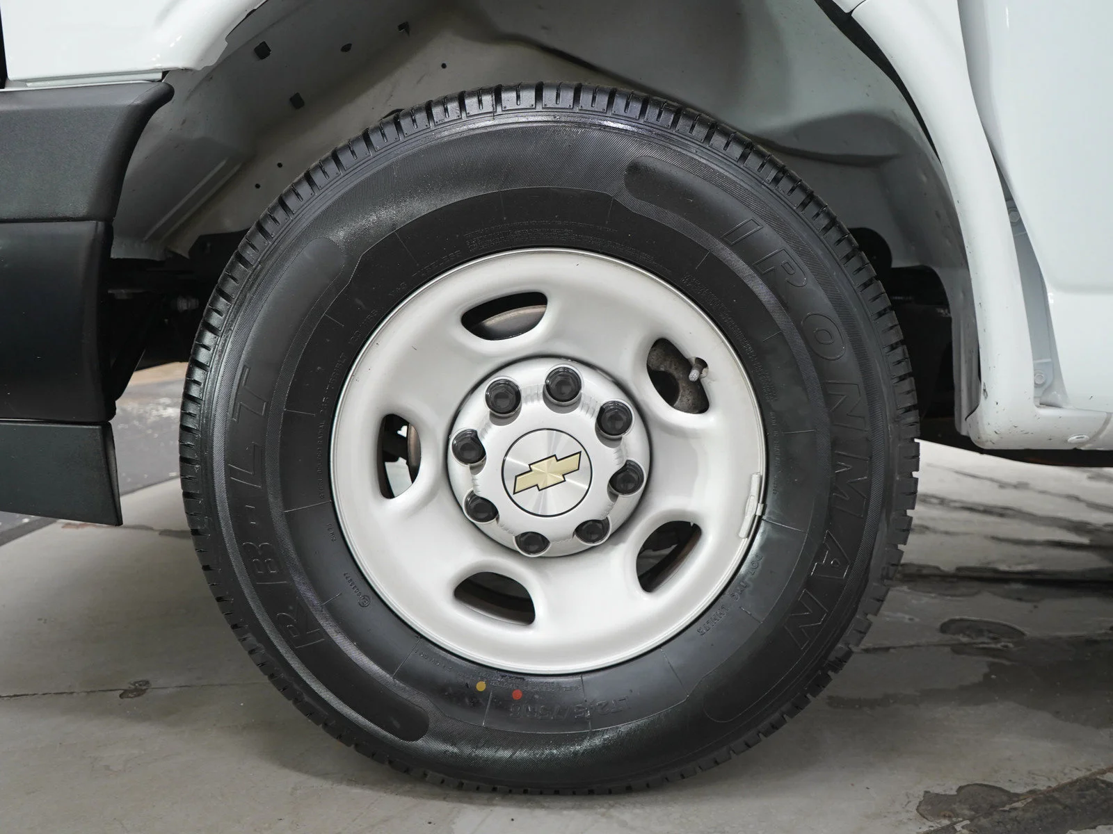 Used 2023 Summit White Chevrolet LS image 28