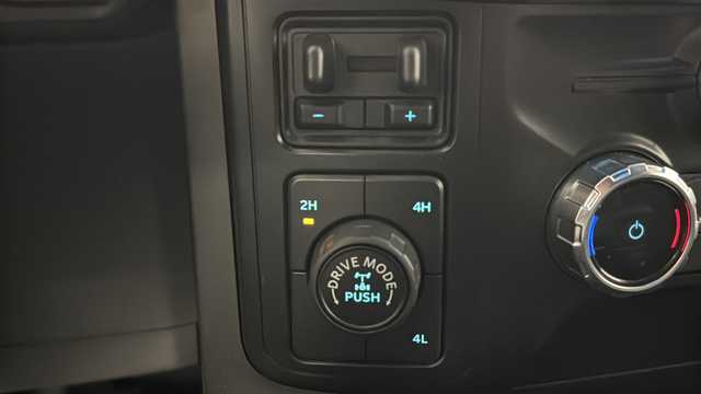 Used 2024 Carbonized Gray Metallic Ford XLT image 31