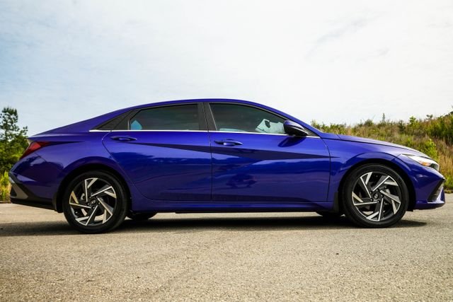 Certified Used 2024 Blue Hyundai SEL image 7