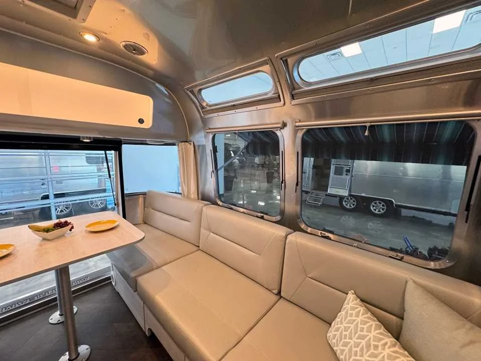 New 2027 SILVER AIRSTREAM  image 47
