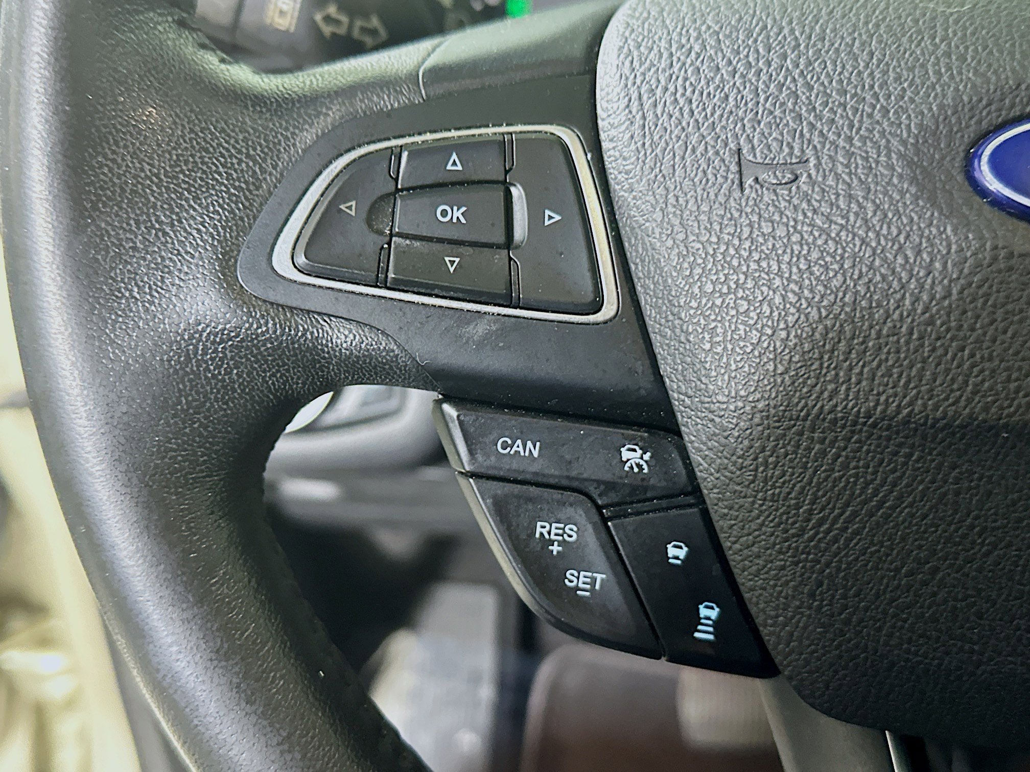 Used 2018 White Gold Metallic Ford SEL image 16