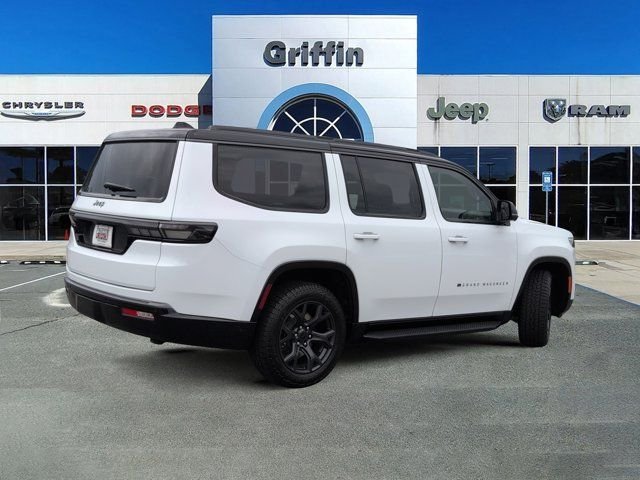New 2026 Bright White Clear-Coat Exterior Paint Jeep Upland image 4