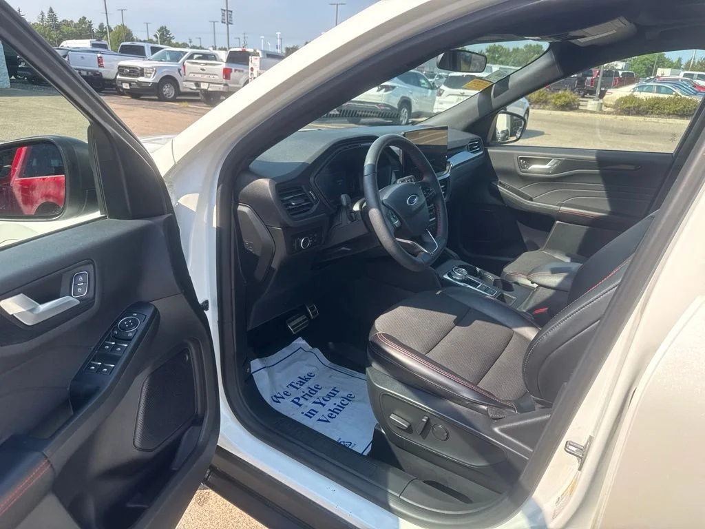 Used 2024 White Metallic Ford ST-Line image 12