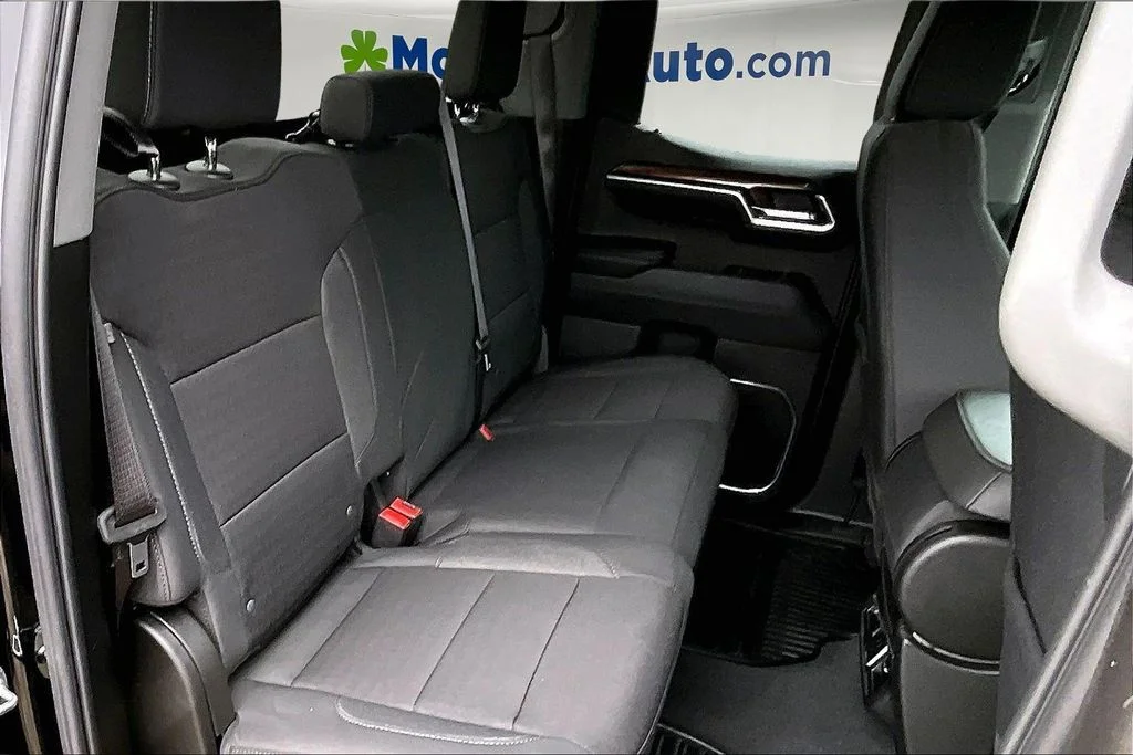 Used 2025 Black Chevrolet LT image 29