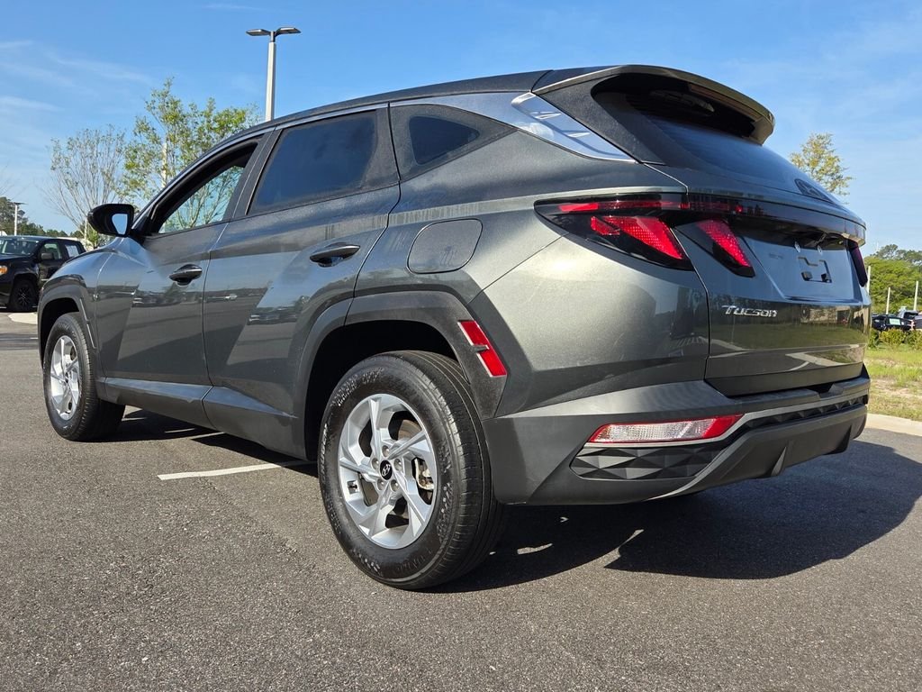 Used 2023 Gray Hyundai SE image 3