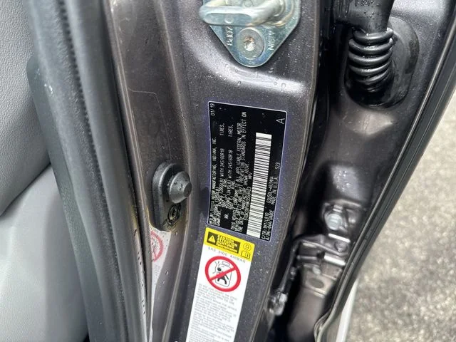Used 2019 Gray Toyota XLE image 35