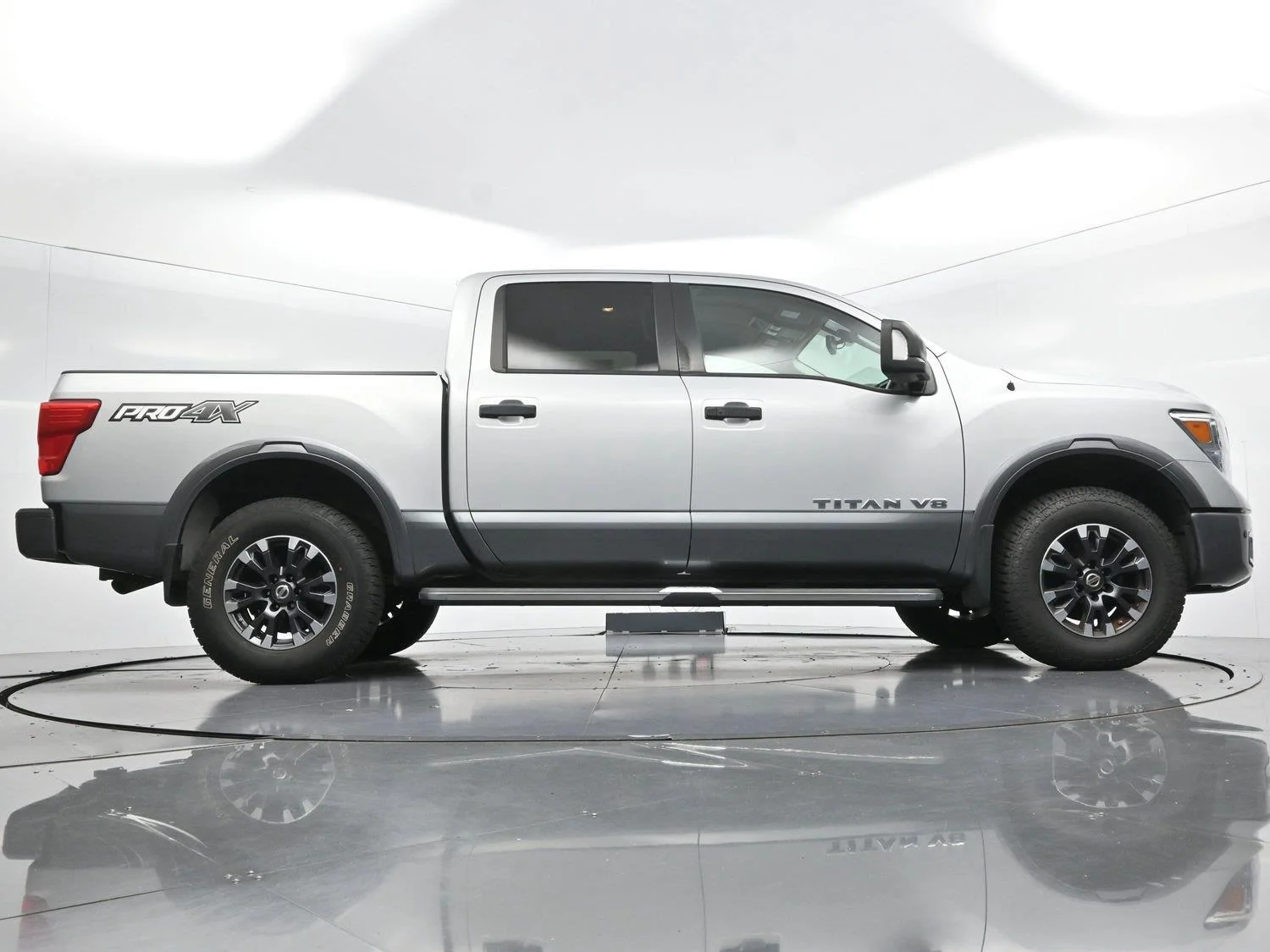Used 2018 Brilliant Silver Nissan PRO-4X image 55