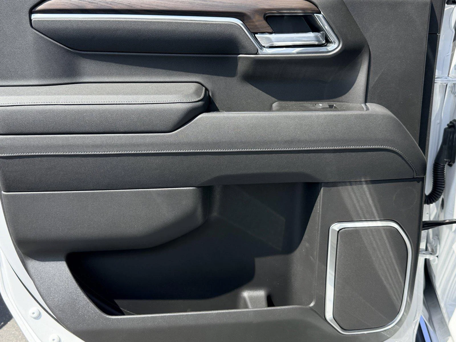 New 2026 Summit White GMC SLT image 16