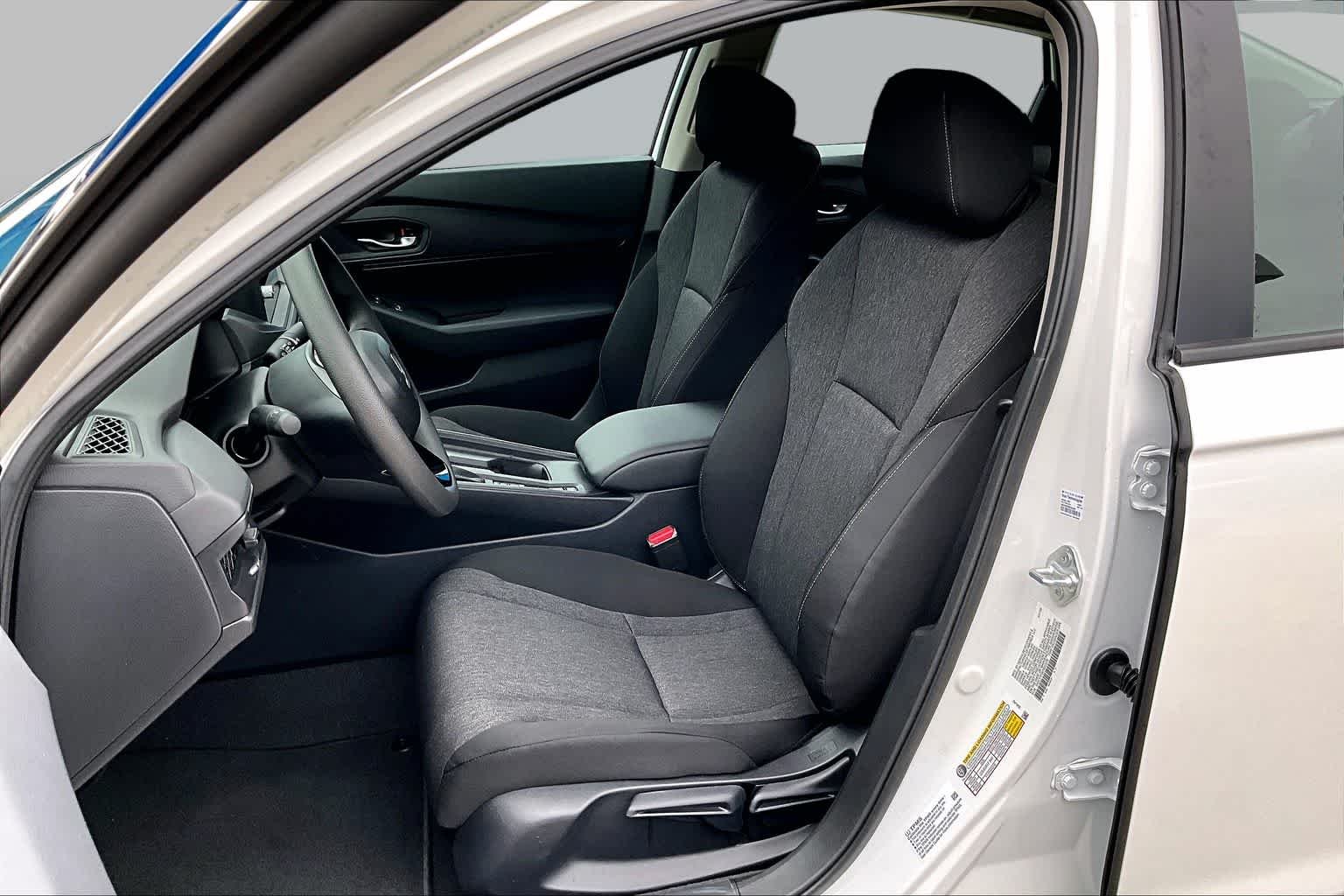 New 2026 Platinum White Pearl Honda LX image 9