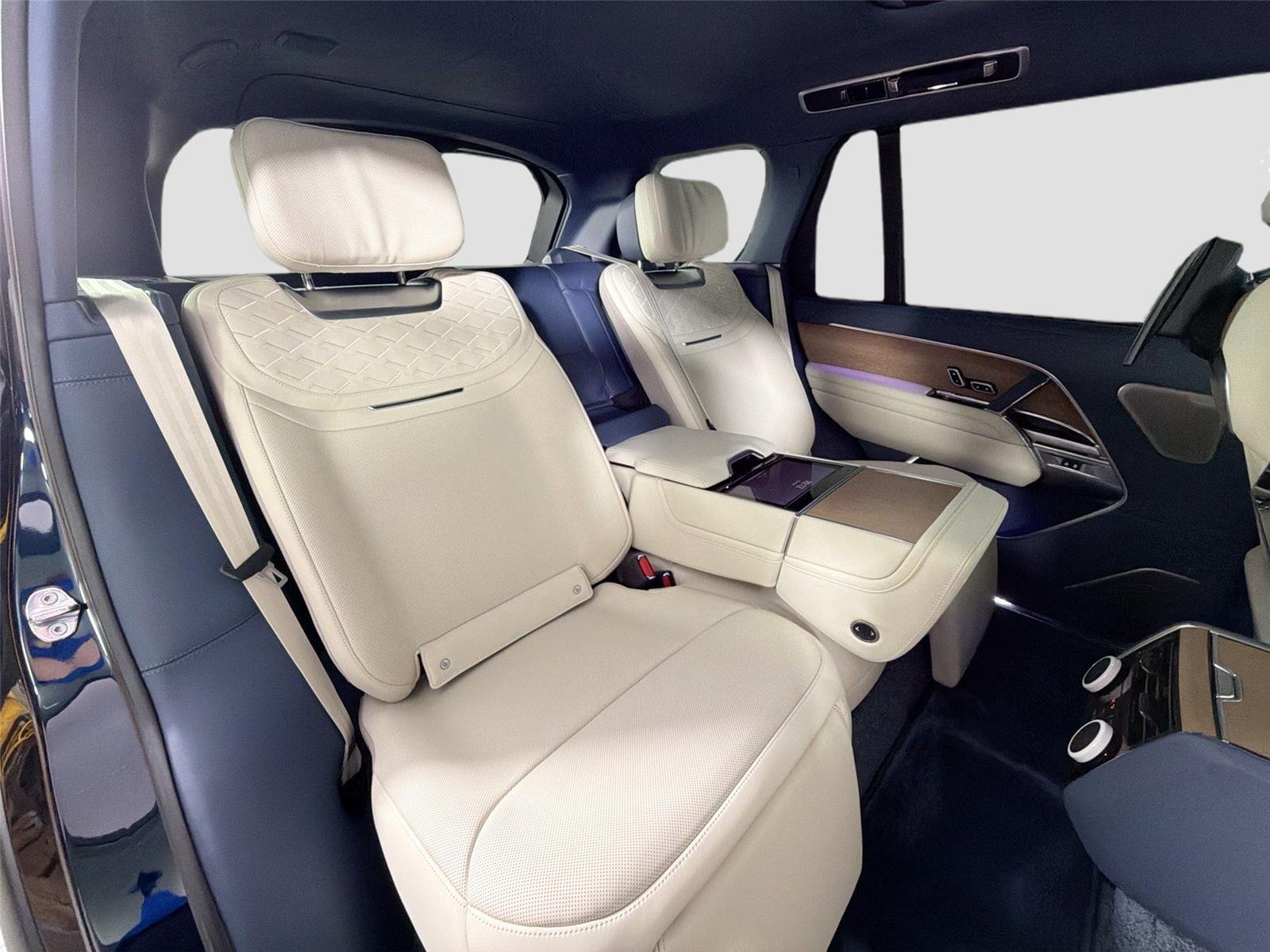 New 2026 Constellation Blue Ultra Metallic Gloss LAND ROVER SV Signature Suite image 28