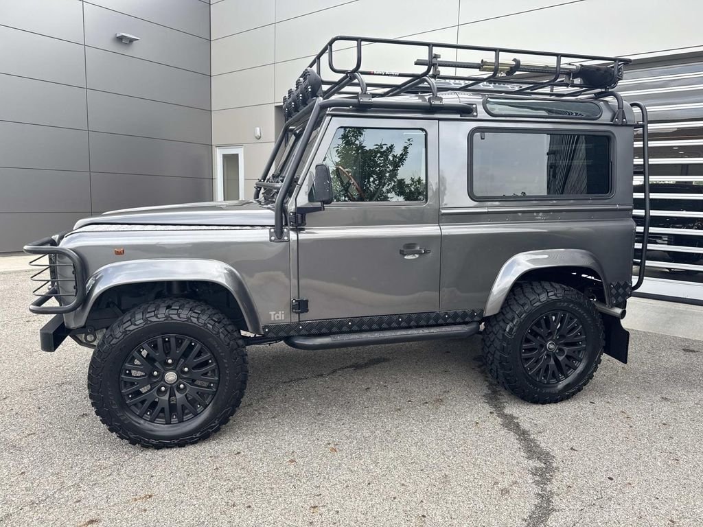 Used 1997 Beluga Black Clearcoat Land Rover COLLECTOR SERIES image 3