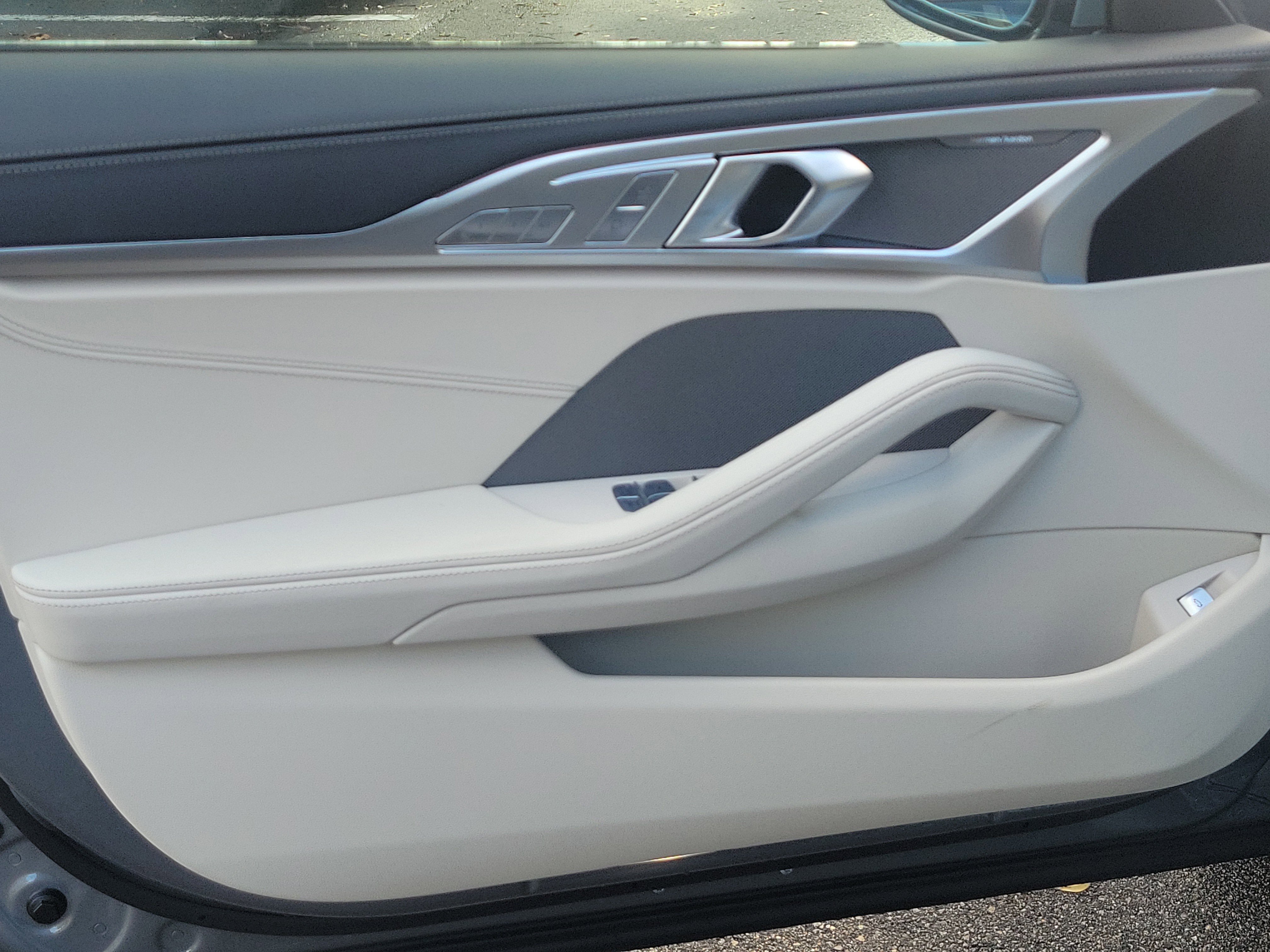 2026 BMW 8 Series 840i - Photo 17