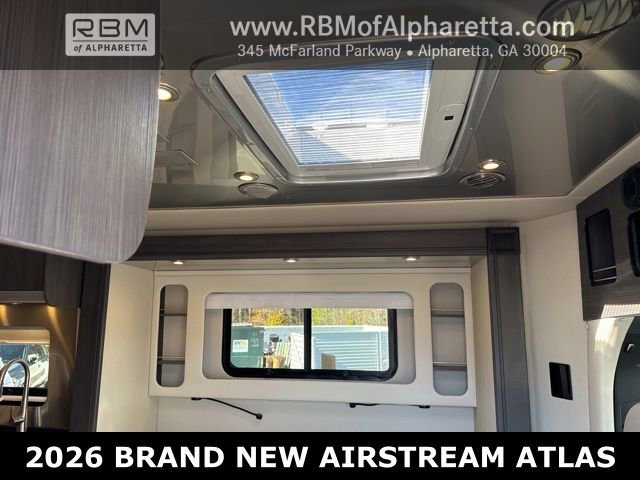 New 2025 high-tech silver metallic Mercedes-Benz Modern Griege image 34