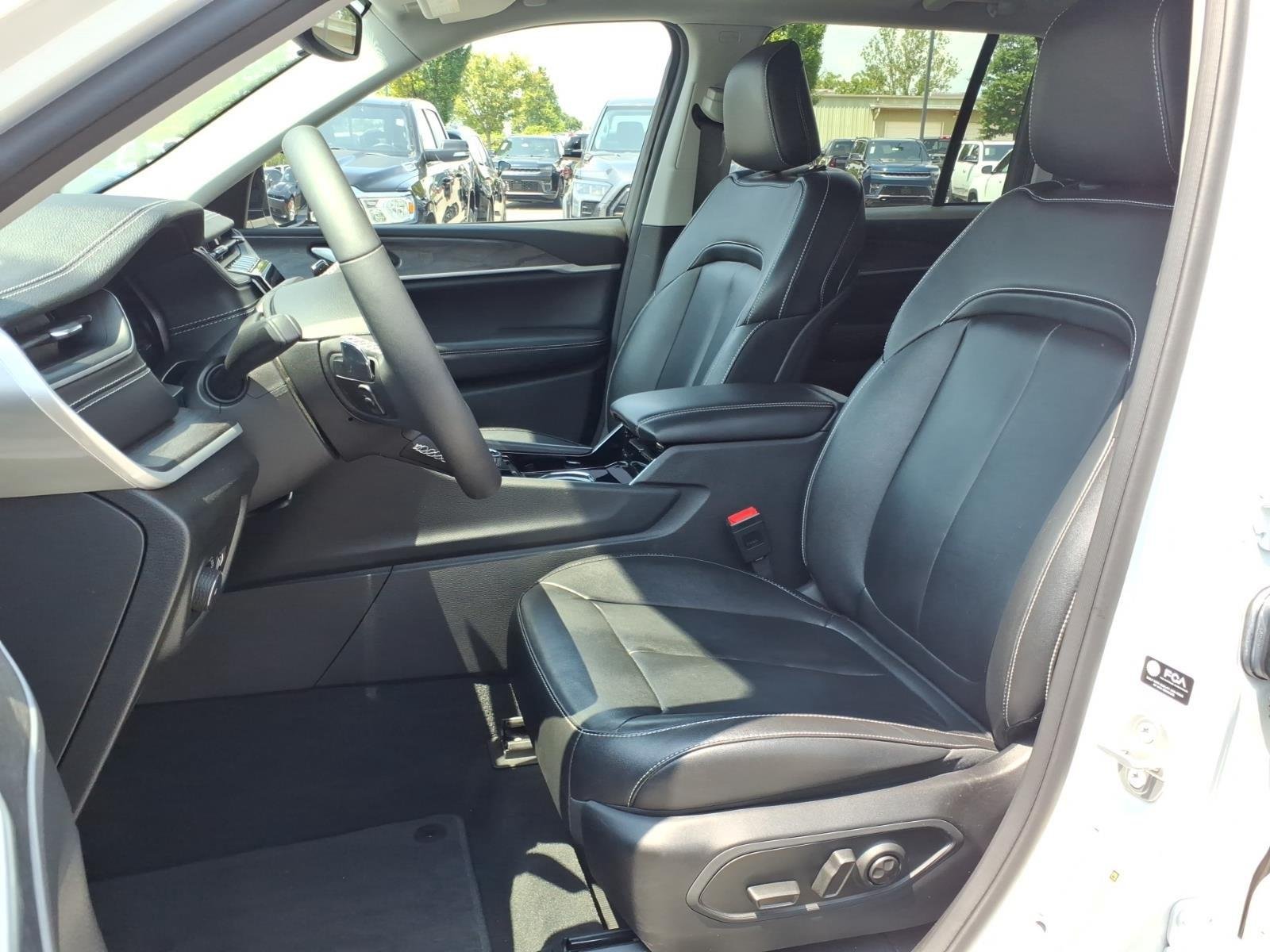 Used 2023 Bright White Clearcoat Jeep Limited image 19