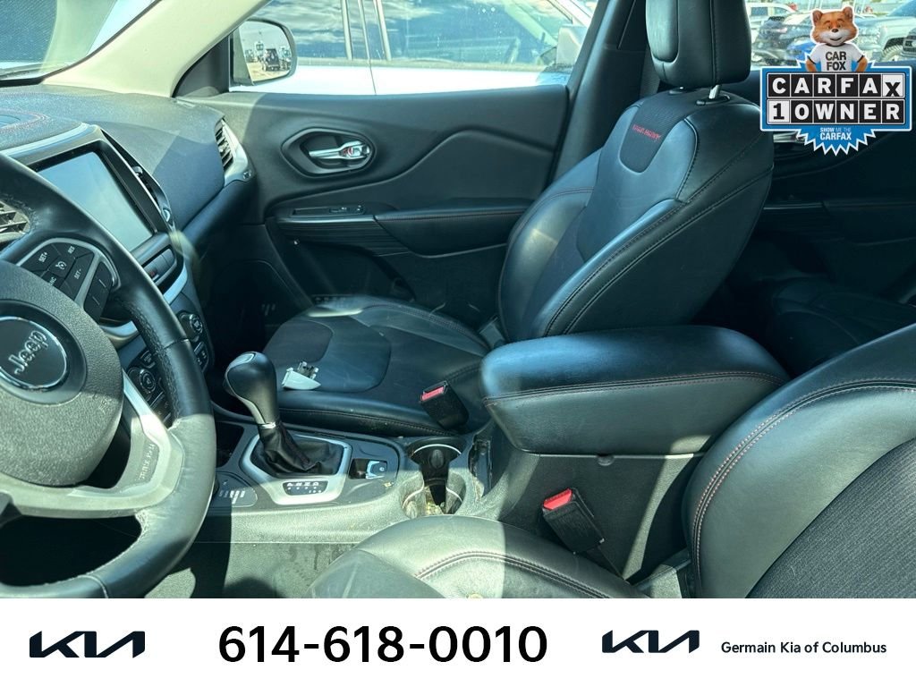 Used 2014 White Jeep Trailhawk image 7