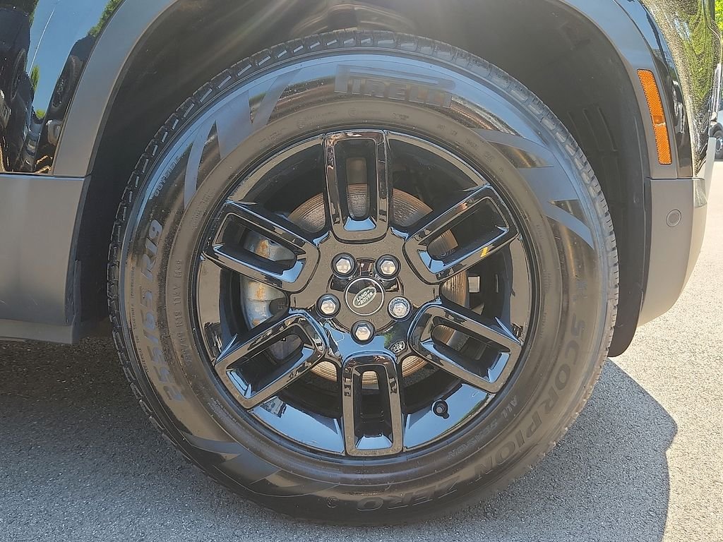 Certified Used 2023 Santorini Black Metallic Land Rover S image 8
